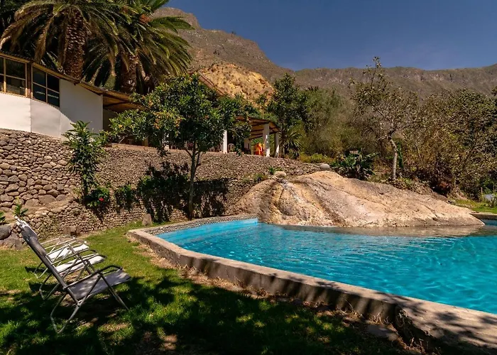 Tropical Lodge
