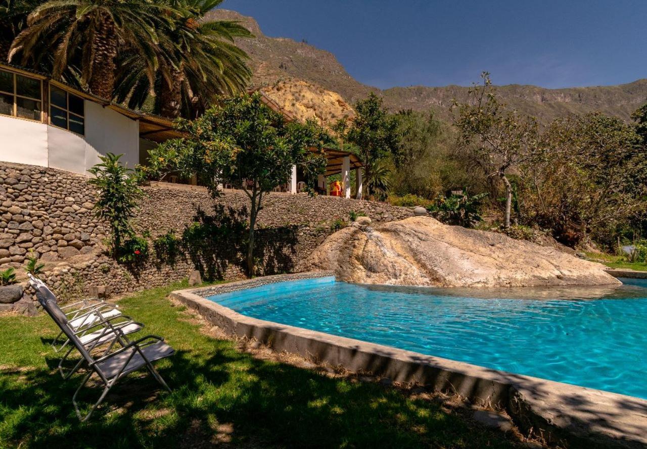 Tropical Lodge *